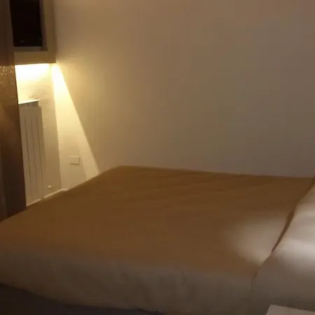 Cinzia 3*