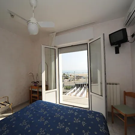 Cinzia 3*